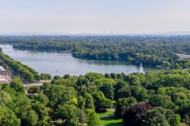 Luftbild von Hannover mit Blick auf den Maschsee. 